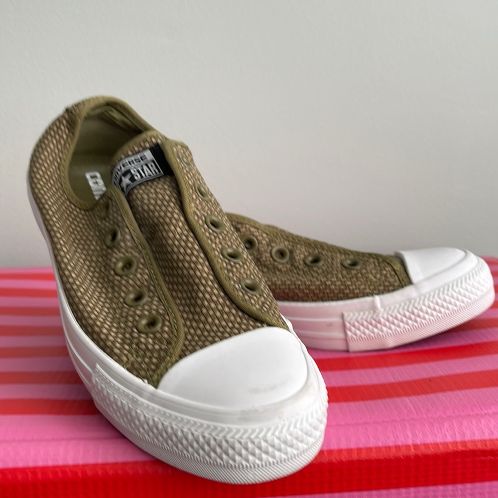 Ladies converse W6